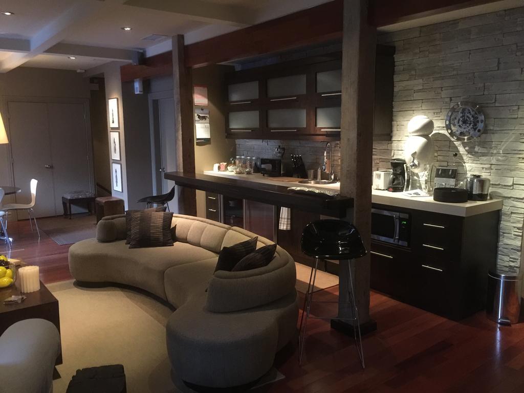 Sir Montcalm Gite B&B Монреал Екстериор снимка