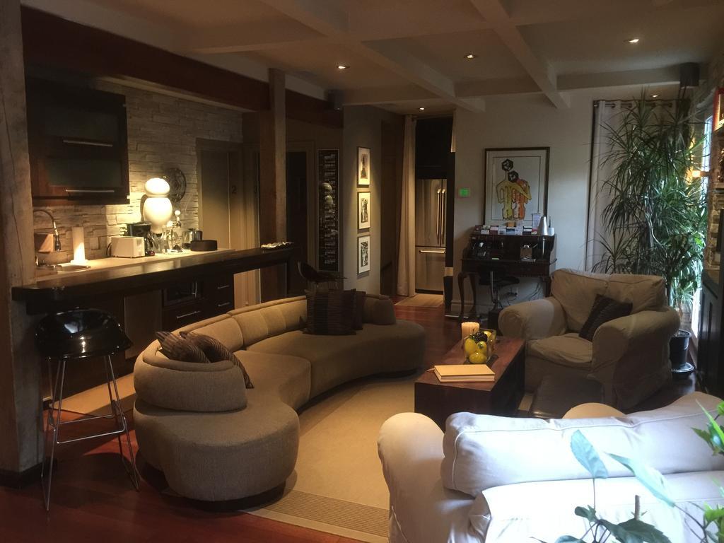 Sir Montcalm Gite B&B Монреал Екстериор снимка