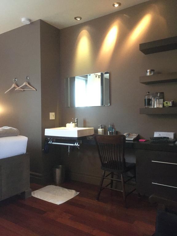 Sir Montcalm Gite B&B Монреал Екстериор снимка