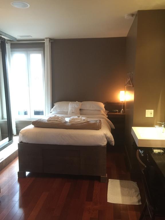 Sir Montcalm Gite B&B Монреал Екстериор снимка